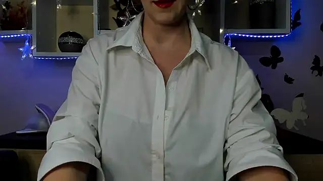 Snapshot of feliziaDesire chatting on February 3, 2025, 5:07 am feliziaDesire online show from February 3, 2025, 5:07 am