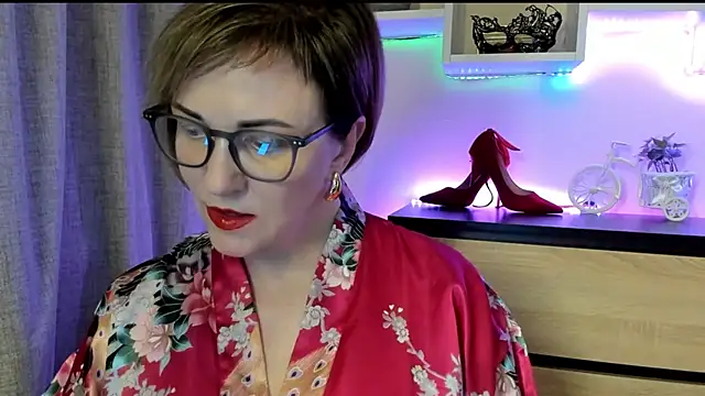 Snapshot of feliziaDesire chatting on October 7, 2025, 12:57 pm feliziaDesire online show from October 7, 2025, 12:57 pm