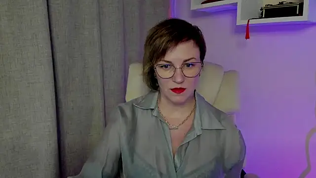 feliziaDesire online show from May 19, 2026, 12:44 pm