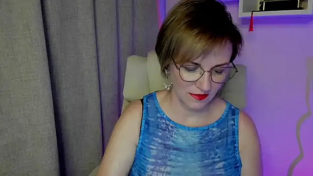 feliziaDesire online show from June 10, 2026, 1:10 pm