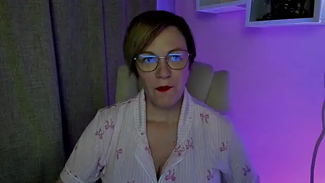 Snapshot of feliziaDesire chatting on July 22, 2026, 3:31 am feliziaDesire online show from July 22, 2026, 3:31 am