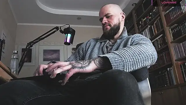 Snapshot of FindomJason chatting on February 8, 2026, 11:02 am FindomJason online show from February 8, 2026, 11:02 am