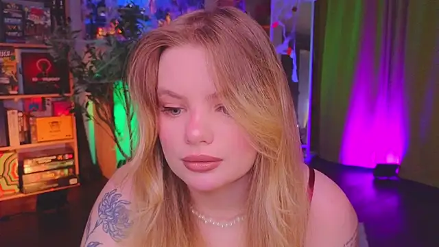 Snapshot of Hottie_Jane chatting on November 2, 2025, 1:24 pm Hottie Jane online show from November 2, 2025, 1:24 pm