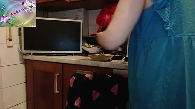 Snapshot of martachatte chatting on October 27, 2025, 8:57 pm martachatte online show from October 27, 2025, 8:57 pm