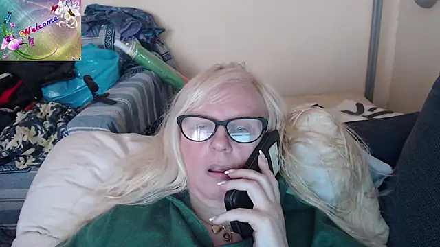 Snapshot of martachatte chatting on November 4, 2025, 9:19 am martachatte online show from November 4, 2025, 9:19 am