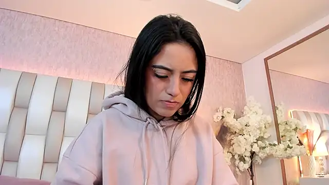 Rebeca jones online show from December 26, 2024, 2:16 pm