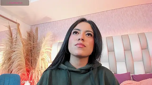 Rebeca jones online show from January 17, 2026, 12:21 pm