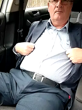 Snapshot of stiffandlubed@xh chatting on September 29, 2025, 10:14 pm stiffandlubedxh online show from September 29, 2025, 10:14 pm