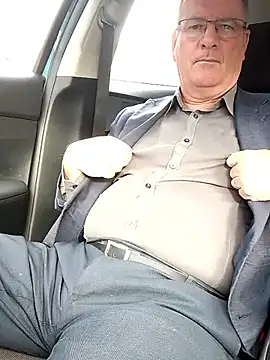 Snapshot of stiffandlubed@xh chatting on November 11, 2025, 9:04 pm stiffandlubedxh online show from November 11, 2025, 9:04 pm