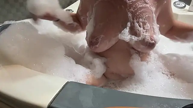 Snapshot of Pitufina_love chatting on February 4, 2026, 7:42 pm Pitufina love online show from February 4, 2026, 7:42 pm