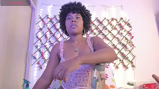 Snapshot of naughty_ebonyy chatting on June 18, 2026, 12:33 am naughty ebonyy online show from June 18, 2026, 12:33 am