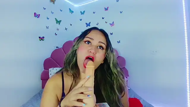 Snapshot of paula_brausin chatting on September 18, 2025, 1:35 pm paula brausin online show from September 18, 2025, 1:35 pm