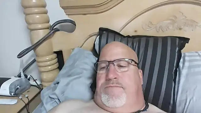 Snapshot of Bigbear0563 chatting on October 28, 2025, 3:36 pm Bigbear0563 online show from October 28, 2025, 3:36 pm