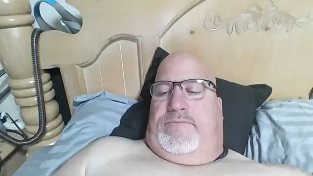 Snapshot of Bigbear0563 chatting on October 31, 2025, 7:31 am Bigbear0563 online show from October 31, 2025, 7:31 am