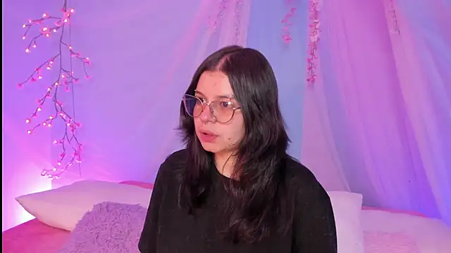 Snapshot of Mey_moon chatting on July 10, 2026, 3:55 am Mey moon online show from July 10, 2026, 3:55 am