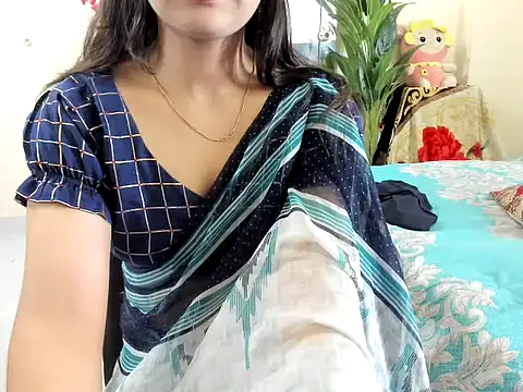 Snapshot of AttractiveQueen2002 chatting on September 18, 2025, 8:44 pm AttractiveQueen2002 online show from September 18, 2025, 8:44 pm