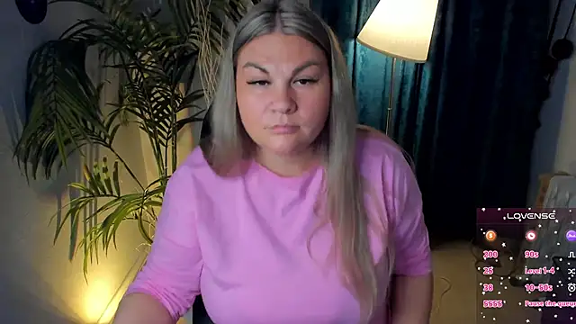 ZenaPallmer online show from September 28, 2025, 7:52 pm