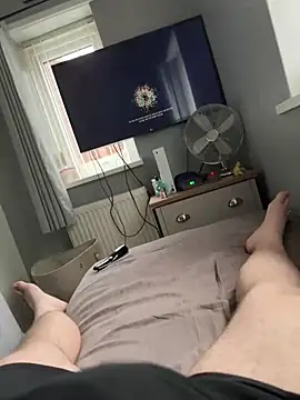 Snapshot of Just_averagelad chatting on January 5, 2025, 1:47 pm Just averagelad online show from January 5, 2025, 1:47 pm