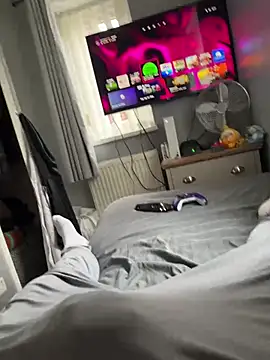 Snapshot of Just_averagelad chatting on February 17, 2025, 12:48 pm Just averagelad online show from February 17, 2025, 12:48 pm