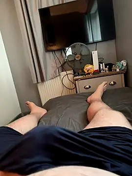 Snapshot of Just_averagelad chatting on September 23, 2025, 6:16 am Just averagelad online show from September 23, 2025, 6:16 am