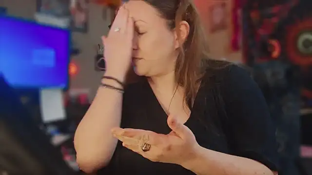 spunlikecottoncandy online show from January 7, 2025, 5:31 pm