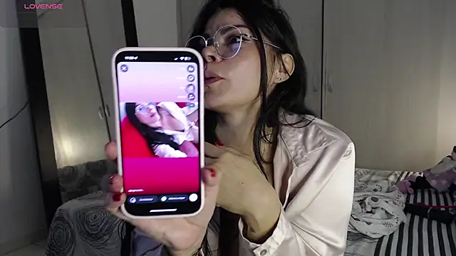 Snapshot of cristal_sexybody chatting on October 20, 2025, 4:51 pm cristal sexybody online show from October 20, 2025, 4:51 pm