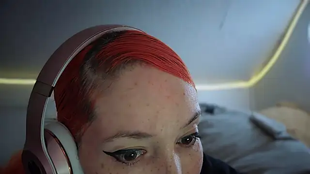 FRRANNKIE online show from October 7, 2025, 6:38 pm