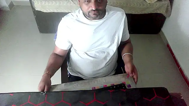 Snapshot of rentarob chatting on March 29, 2026, 7:03 pm rentarob online show from March 29, 2026, 7:03 pm