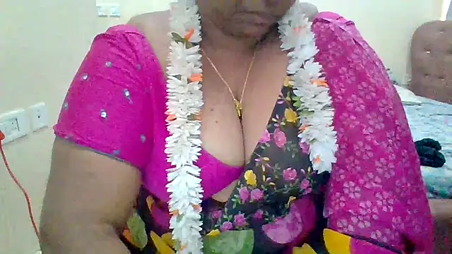 Snapshot of archanatelugu9 chatting on January 8, 2025, 5:59 am archanatelugu9 online show from January 8, 2025, 5:59 am