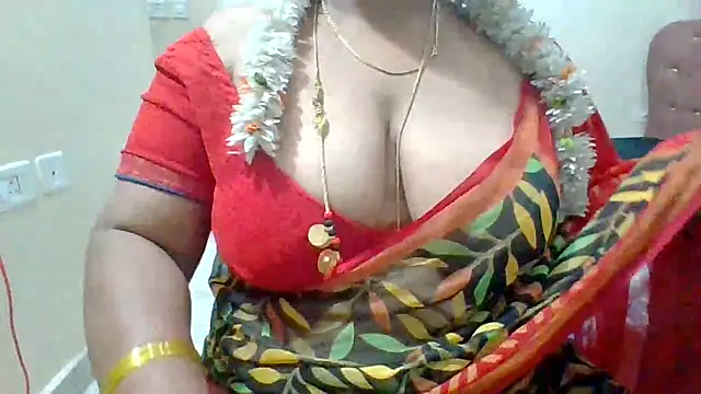 Snapshot of archanatelugu9 chatting on October 18, 2025, 7:09 am archanatelugu9 online show from October 18, 2025, 7:09 am