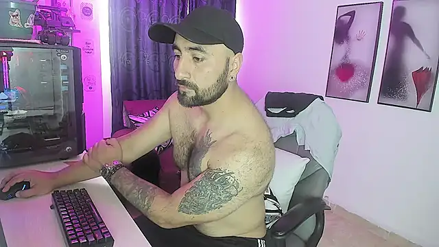 Snapshot of Leon_1234 chatting on January 9, 2025, 4:06 pm Leon 1234 online show from January 9, 2025, 4:06 pm