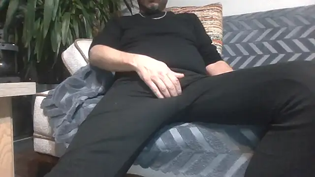 reslerkek31 online show from March 15, 2026, 9:32 pm