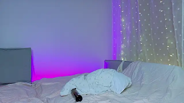 Snapshot of lina_stones chatting on February 12, 2026, 3:40 pm lina stones online show from February 12, 2026, 3:40 pm