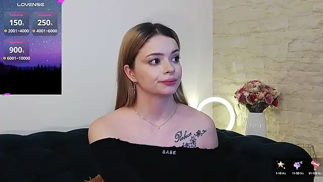 Snapshot of Kailynn_Moenn chatting on December 10, 2024, 9:00 pm Kailynn Moenn online show from December 10, 2024, 9:00 pm