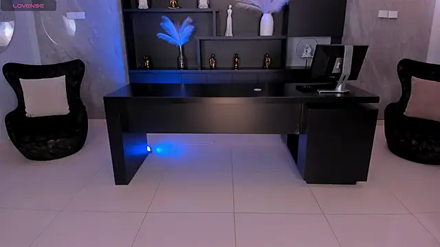 BiancaPierce online show from December 19, 2025, 1:29 pm