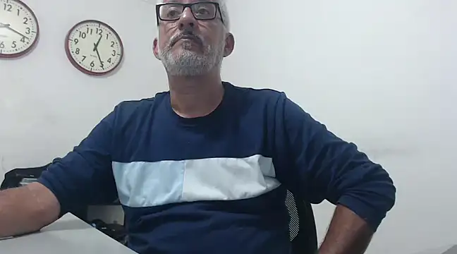 Snapshot of cenizo10124 chatting on February 23, 2025, 5:23 am cenizo10124 online show from February 23, 2025, 5:23 am