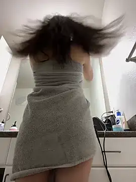 Snapshot of Natur4lBeautyb33 chatting on December 10, 2024, 7:43 pm Natur4lBeautyb33 online show from December 10, 2024, 7:43 pm