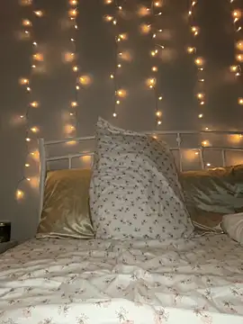 Snapshot of Natur4lBeautyb33 chatting on January 7, 2025, 11:37 am Natur4lBeautyb33 online show from January 7, 2025, 11:37 am