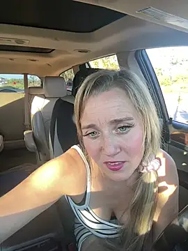 Snapshot of SkyelarSommer chatting on December 9, 2024, 9:05 pm SkyelarSommer online show from December 9, 2024, 9:05 pm