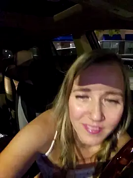 Snapshot of SkyelarSommer chatting on February 13, 2025, 11:47 pm SkyelarSommer online show from February 13, 2025, 11:47 pm