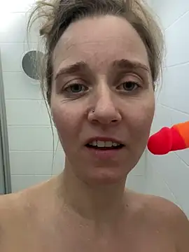 Snapshot of SkyelarSommer chatting on March 4, 2025, 6:50 pm SkyelarSommer online show from March 4, 2025, 6:50 pm