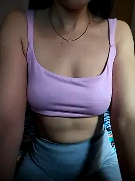 LissaThompsom online show from September 18, 2025, 11:56 am