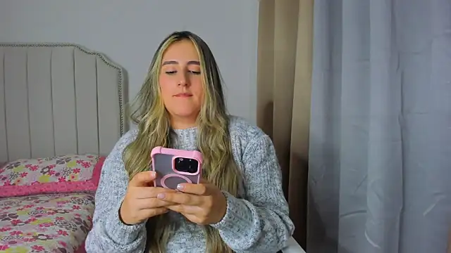 Hanna86 online show from April 14, 2026, 12:38 am