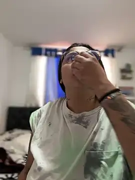 Snapshot of croftsmila chatting on December 8, 2024, 4:28 pm croftsmila online show from December 8, 2024, 4:28 pm