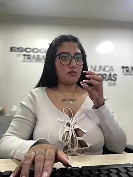 Snapshot of croftsmila chatting on February 2, 2025, 4:15 am croftsmila online show from February 2, 2025, 4:15 am