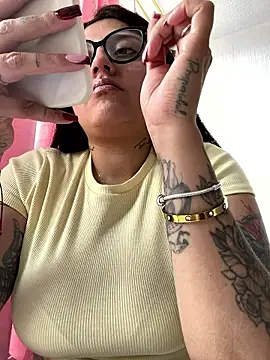 Snapshot of croftsmila chatting on January 18, 2026, 8:23 pm croftsmila online show from January 18, 2026, 8:23 pm