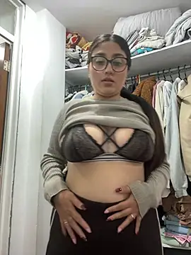 Snapshot of croftsmila chatting on February 6, 2026, 12:26 am croftsmila online show from February 6, 2026, 12:26 am