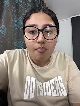 Snapshot of croftsmila chatting on February 28, 2026, 10:44 pm croftsmila online show from February 28, 2026, 10:44 pm