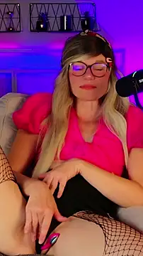 Kittychatte online show from May 28, 2026, 7:55 pm