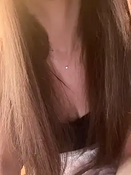 LaPetitechienne1 online show from March 15, 2025, 4:21 pm